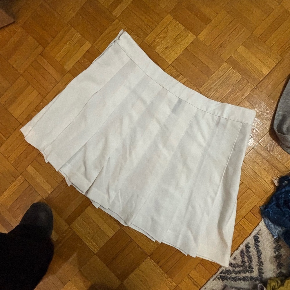 H&M pleated white skirt plus size * accepting offers
